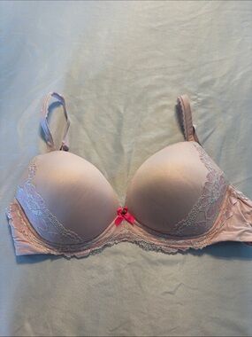 VS Body by Victoria Wireless Lace Bra 36D